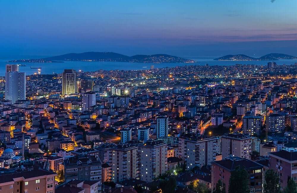  Мәрмәр теңізіне жақын Малтепе, Картал және Пендик аудандары