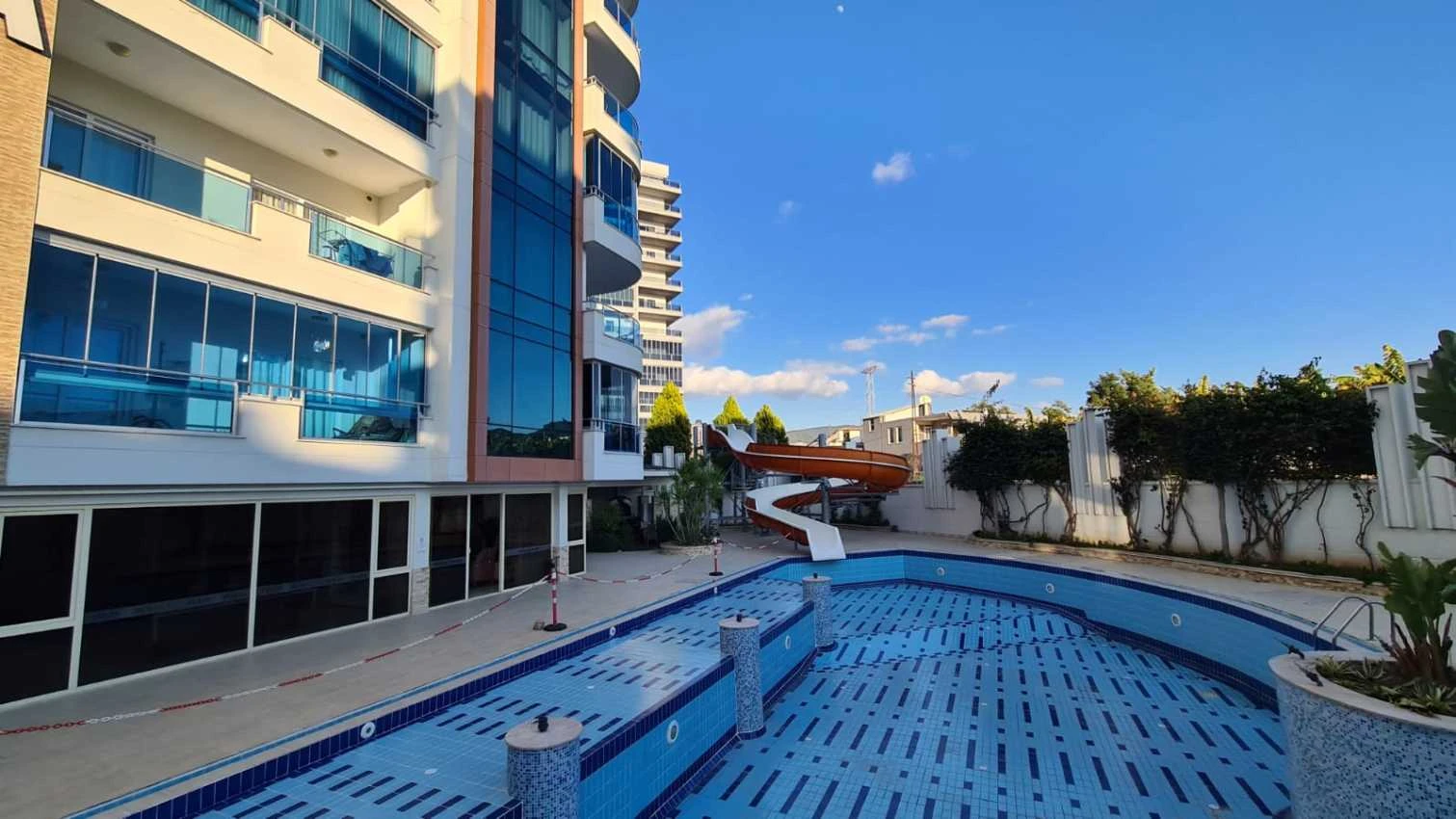 housebind Kargicak / Alanya'da birinci sınıf bir komplekste 1 + 1 geniş bir daireyi dikkatinize sunuyoruz.
