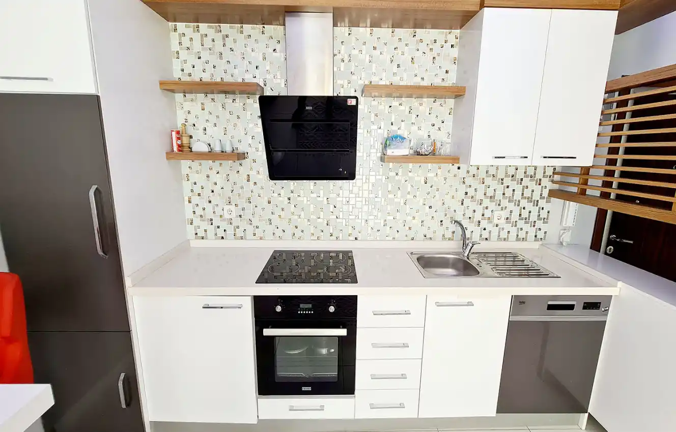 housebind 1+1 жиһазы бар дайын 3 пәтер Махмутлар / Аланияның танымал курорттық аймағында 1-7-8 қабаттарда орналасқан.