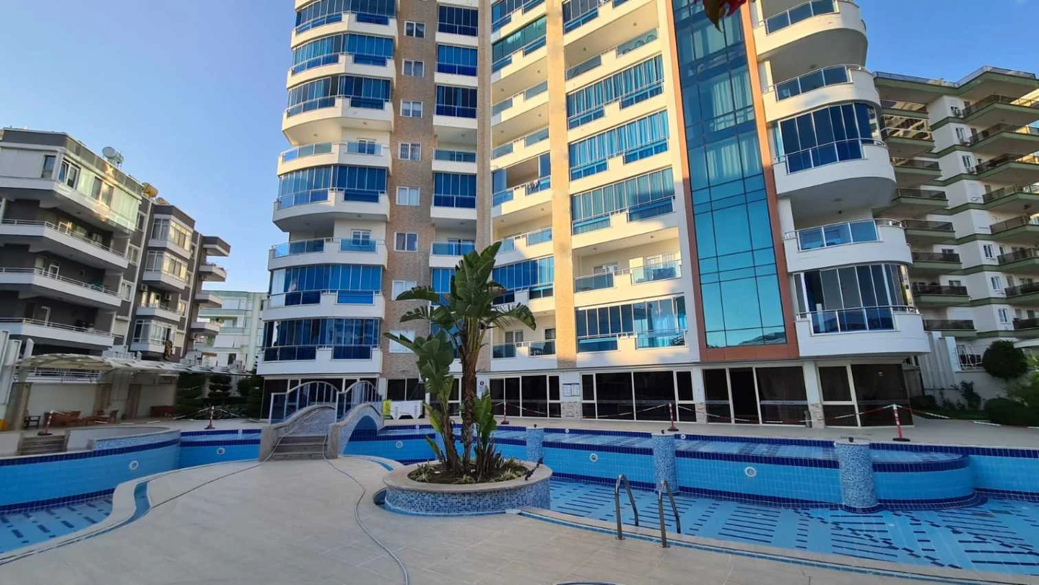 housebind Kargicak / Alanya'da birinci sınıf bir komplekste 1 + 1 geniş bir daireyi dikkatinize sunuyoruz.