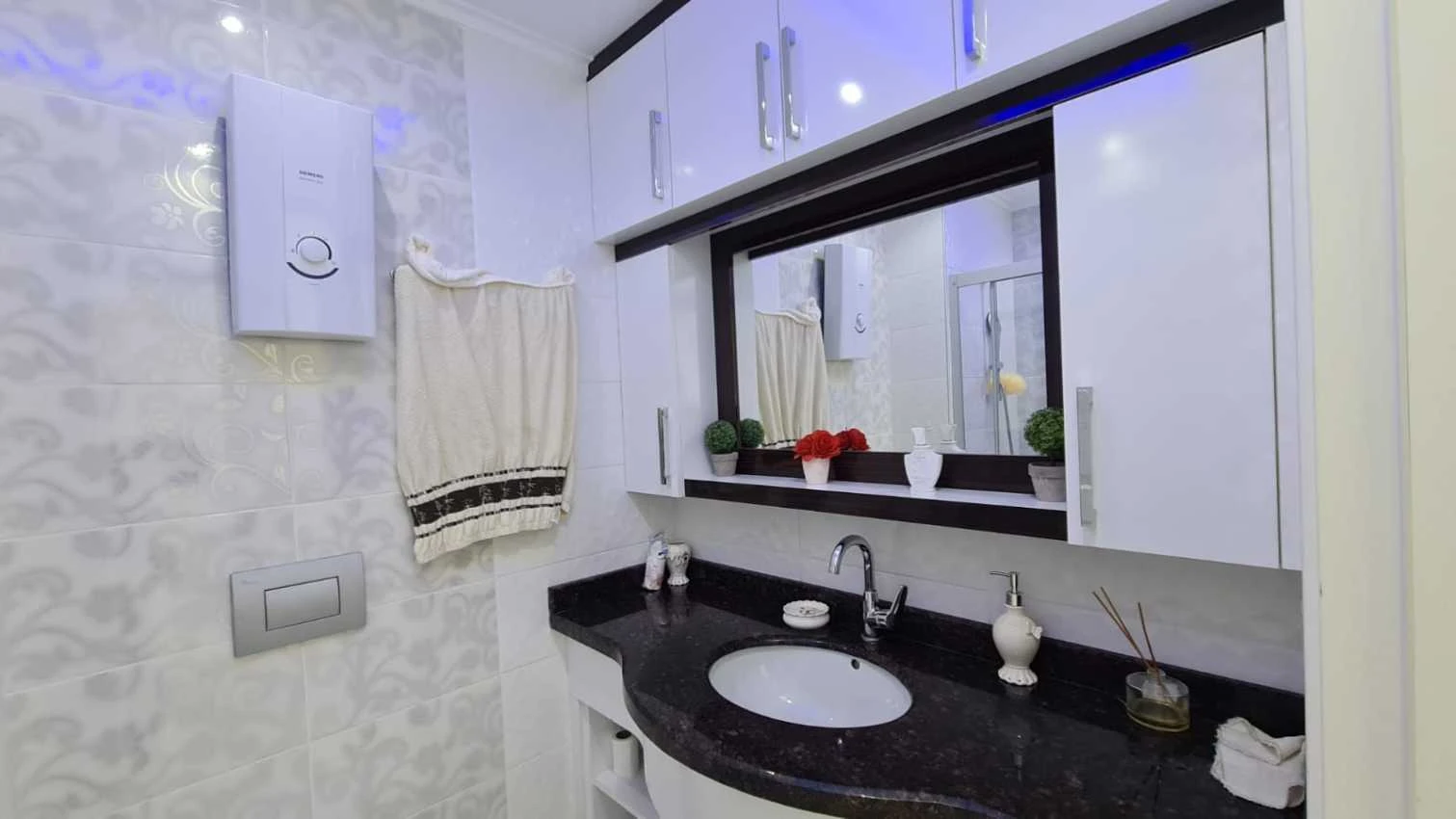 housebind Kargicak / Alanya'da birinci sınıf bir komplekste 1 + 1 geniş bir daireyi dikkatinize sunuyoruz.