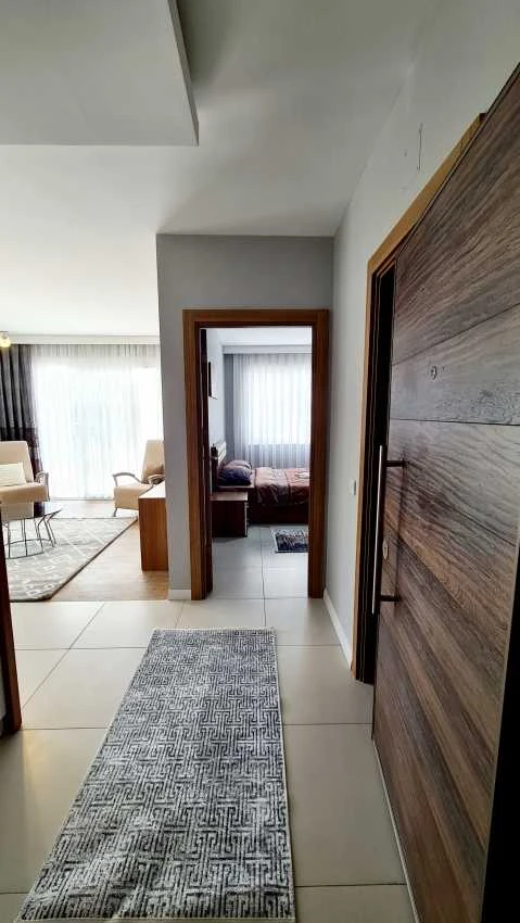 housebind 1+1 жиһазы бар дайын 3 пәтер Махмутлар / Аланияның танымал курорттық аймағында 1-7-8 қабаттарда орналасқан.
