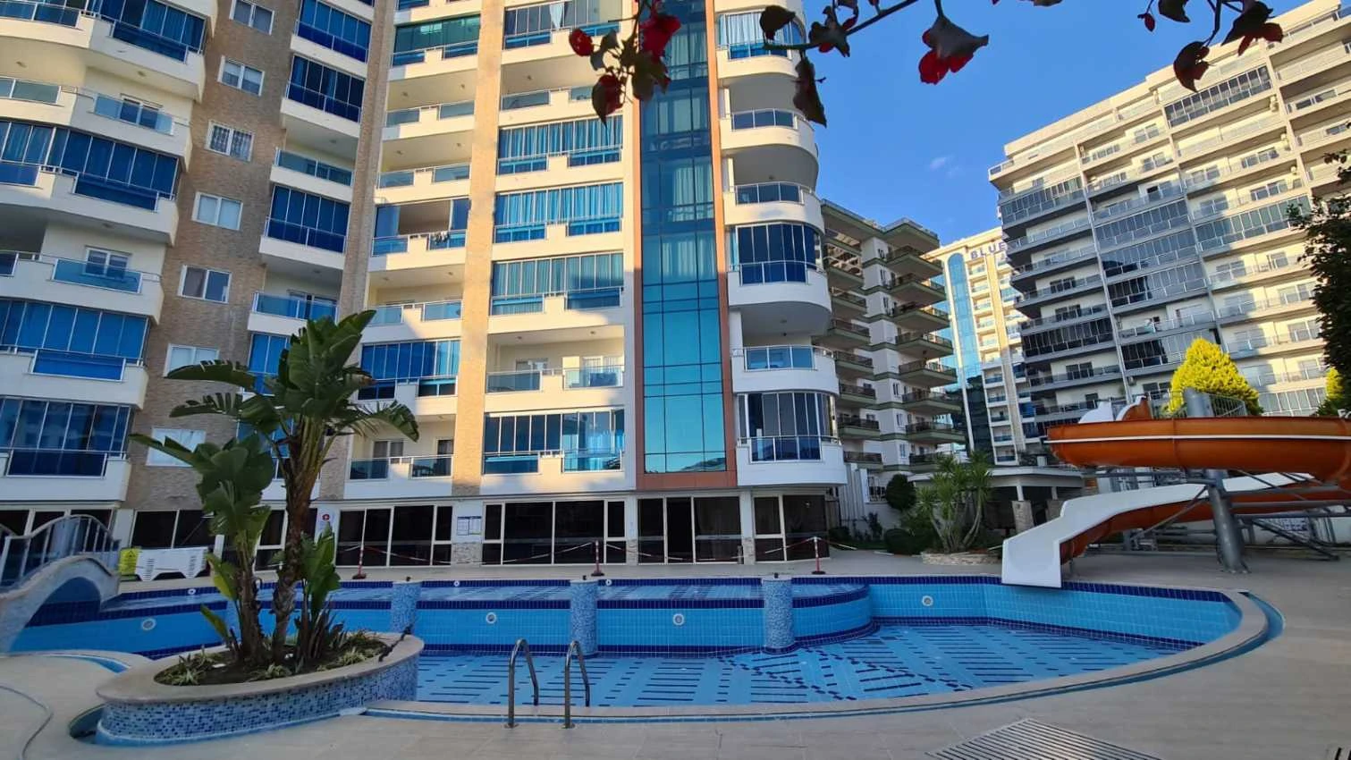 housebind Kargicak / Alanya'da birinci sınıf bir komplekste 1 + 1 geniş bir daireyi dikkatinize sunuyoruz.