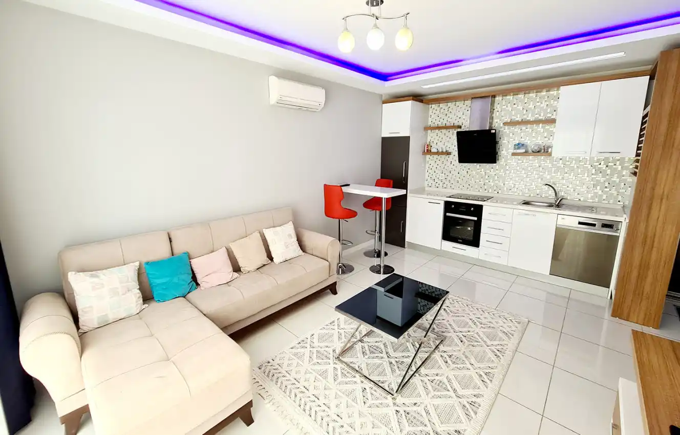 housebind 1+1 жиһазы бар дайын 3 пәтер Махмутлар / Аланияның танымал курорттық аймағында 1-7-8 қабаттарда орналасқан.